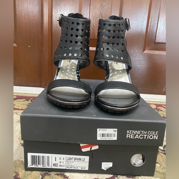 Kenneth Cole “Light Spark” Women’s Wedged Heel - Picture 2 of 8